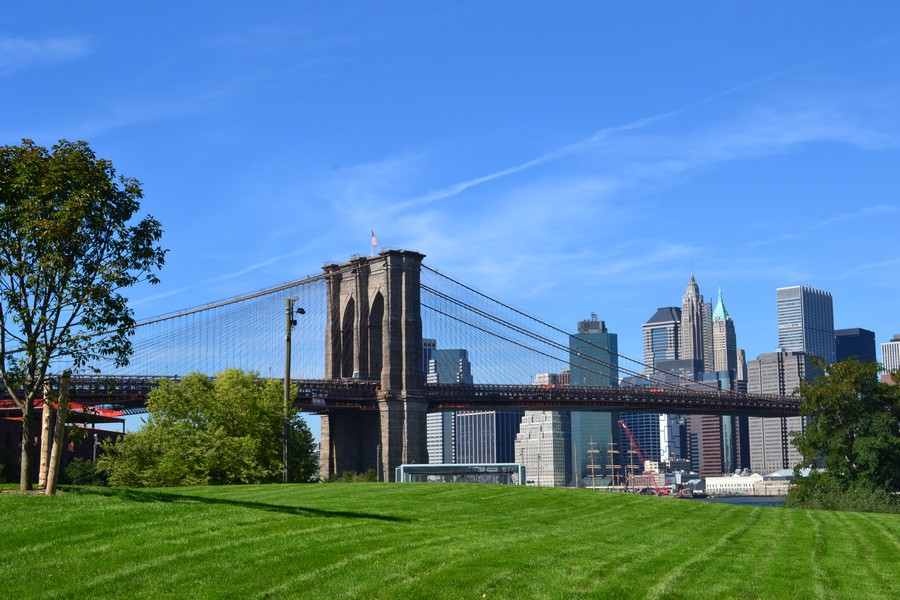 Vue sur Manhattan depuis le pont de Brooklyn